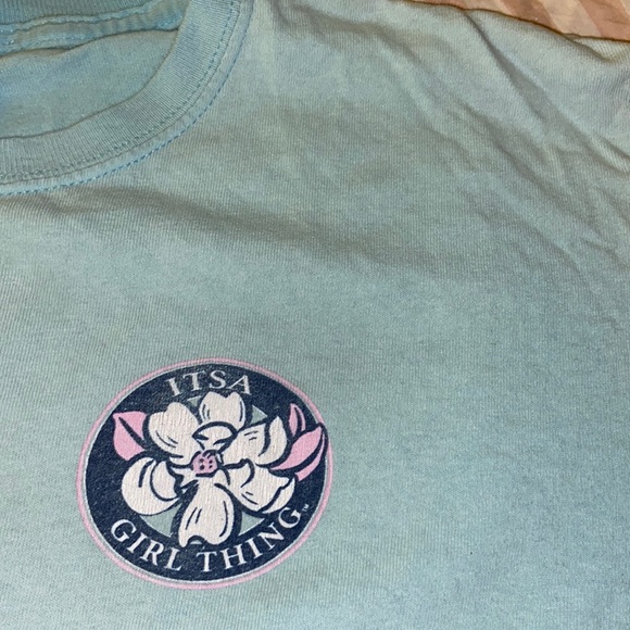 Super Cute Light Blue Tee, Size says XL but fits like M - Picture 2 of 3